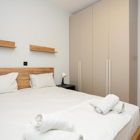 Elegance Apartment 2 Bedroom Suites Солун Екстериор снимка
