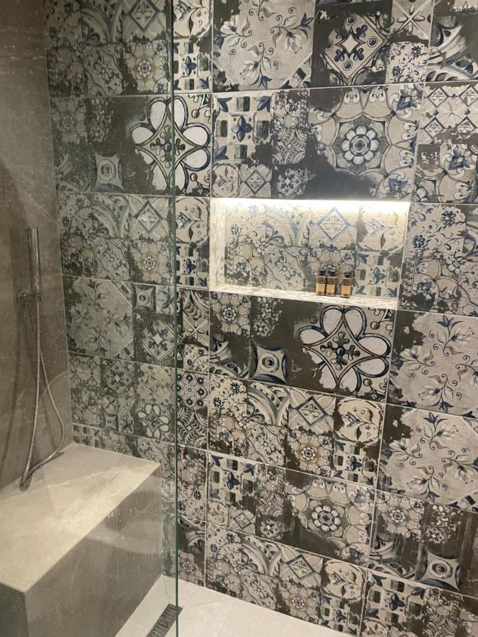 Elegance Apartment 2 Bedroom Suites Солун Екстериор снимка