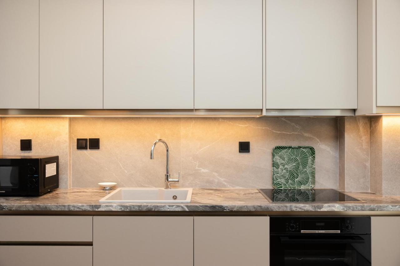 Elegance Apartment 2 Bedroom Suites Солун Екстериор снимка