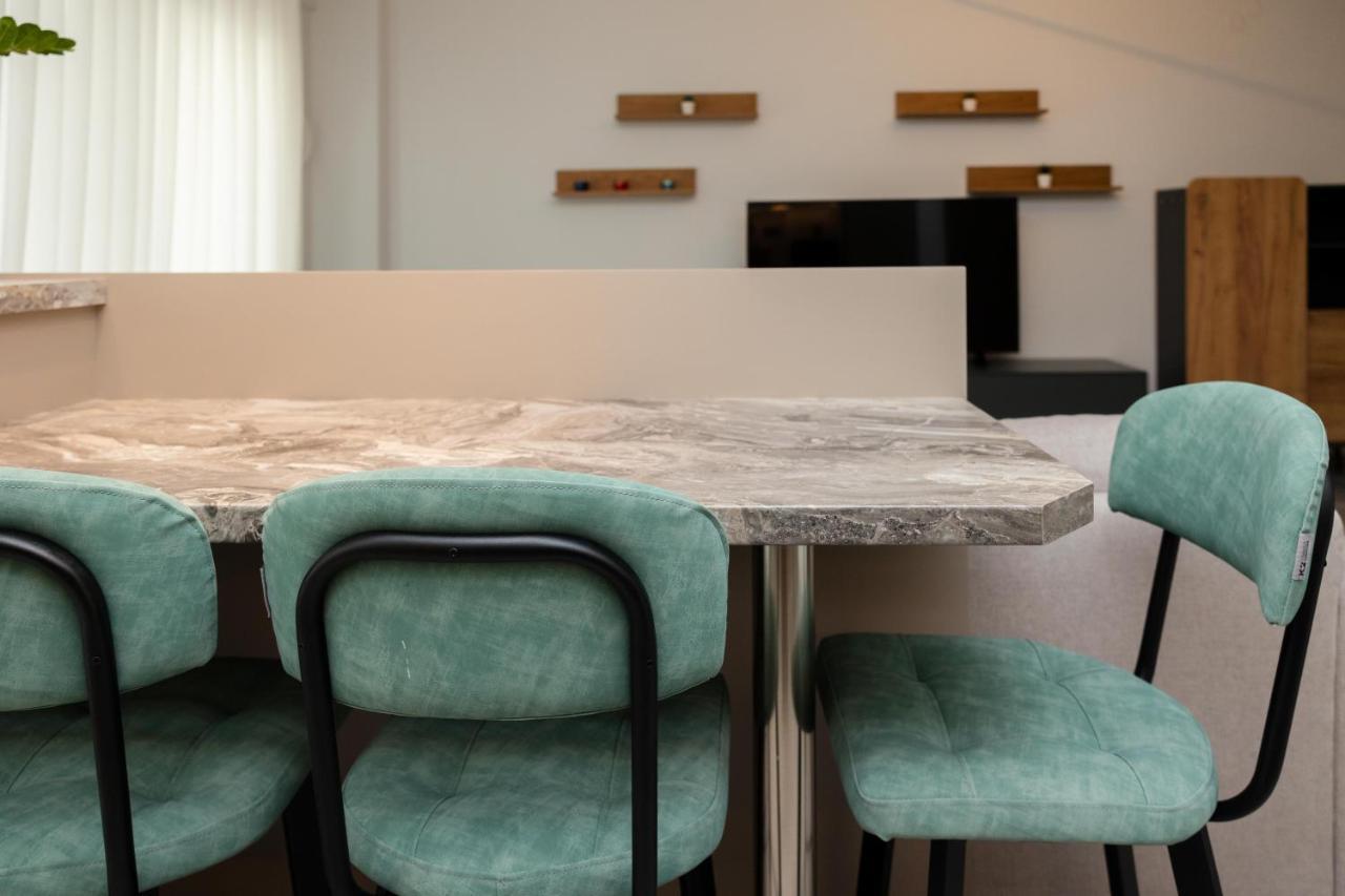 Elegance Apartment 2 Bedroom Suites Солун Екстериор снимка
