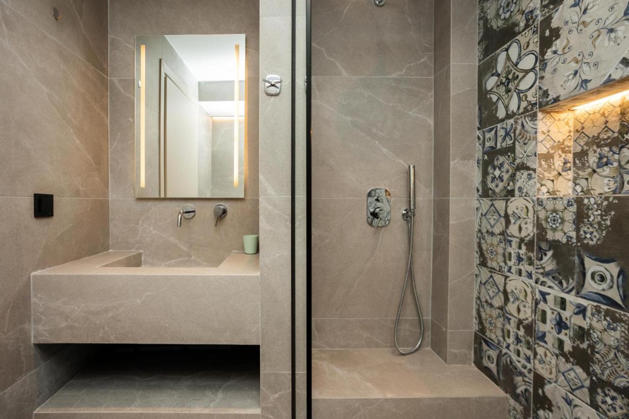 Elegance Apartment 2 Bedroom Suites Солун Екстериор снимка
