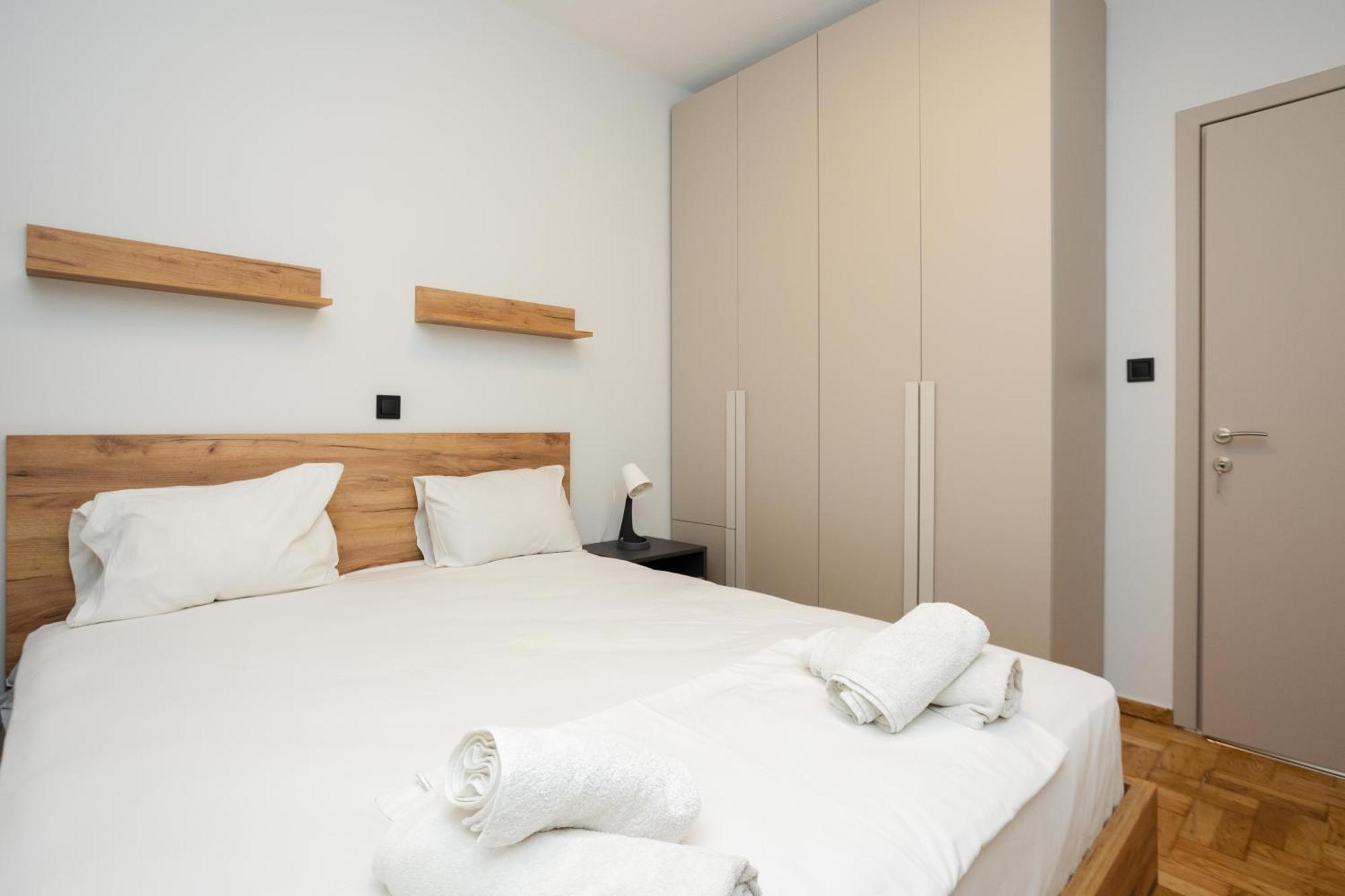 Elegance Apartment 2 Bedroom Suites Солун Екстериор снимка